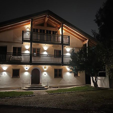 Barrierefreie 3-Zi.-Ferienwohnung Mit Gartenzugang In Ruhiger, Zentrumsnaher Lage Oberammergau Esterno foto