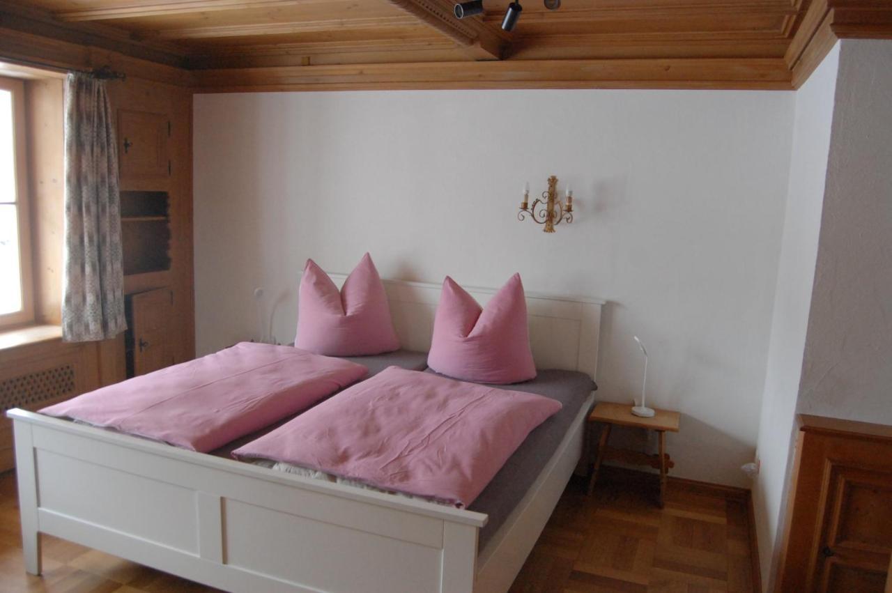 Barrierefreie 3-Zi.-Ferienwohnung Mit Gartenzugang In Ruhiger, Zentrumsnaher Lage Oberammergau Esterno foto