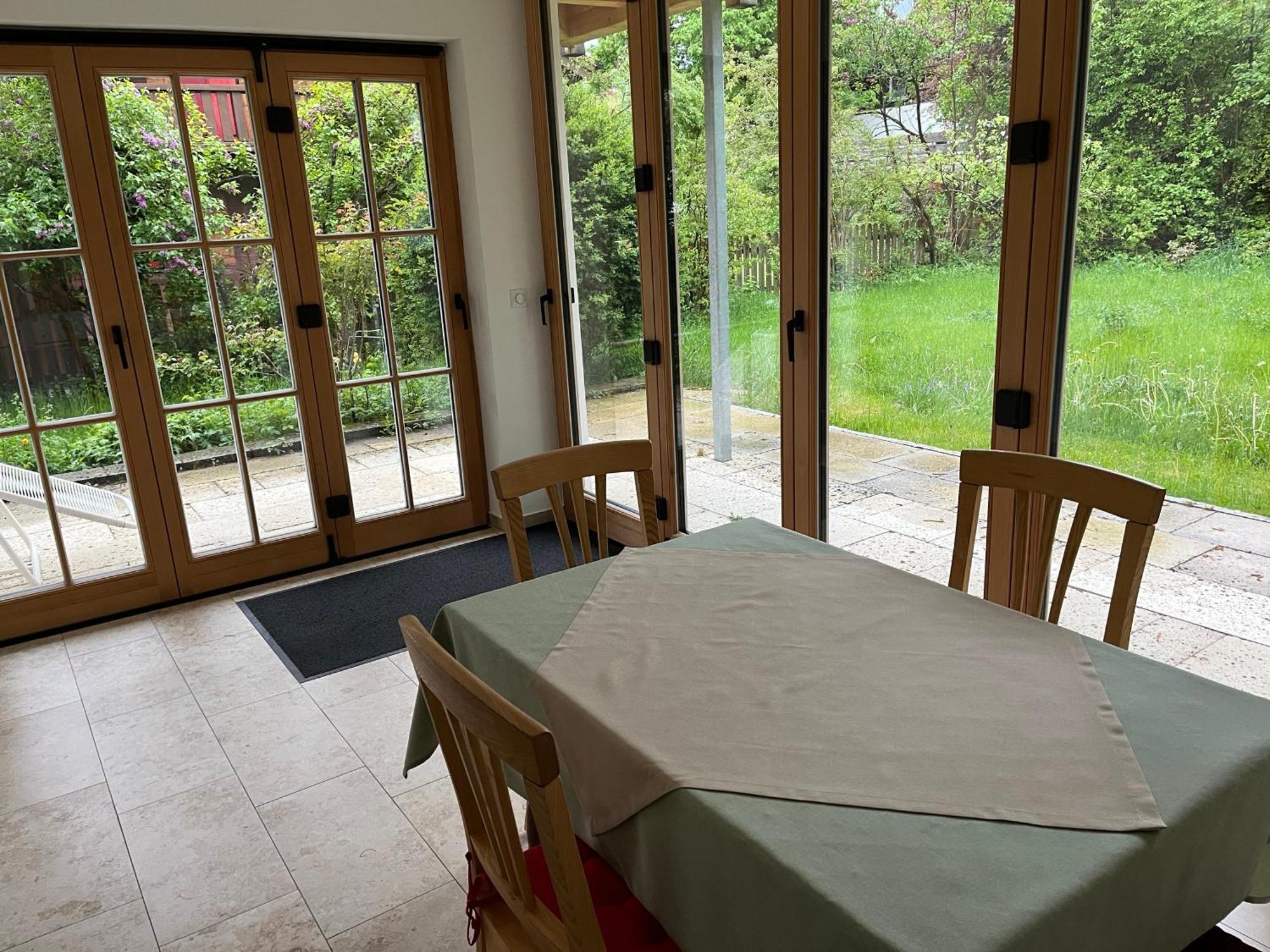Barrierefreie 3-Zi.-Ferienwohnung Mit Gartenzugang In Ruhiger, Zentrumsnaher Lage Oberammergau Esterno foto